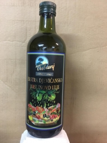 1升玻璃瓶中的特级初榨橄榄油TRIBUNJ